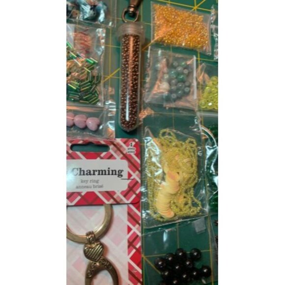 Mixed Bead & Jewelry Making Supplies Set with Keychain Charm Accessories - Picture 7 of 8